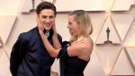 Oscars, Oscars 2020, Academy AwardsBrad Pitt, Renée Zellweger, Laura Dern, Diane Ladd, Margot Robbie, Timothée Chalamet, Scarlett Johansson, Charlize Theron, Leonardo DiCaprio, Tom Hanks, Rita Wilson, Billie Eilish, Salma Hayek, Chrissy Metz, Saoirse Ronan, Joaquin Phoenix, Rooney Mara, Penélope Cruz, Brie Larson, Natalie Portman, Robert De Niro, Al Pacino, Idina Menzel, Julia Louis-Dreyfus, America Ferrera, Mindy Kaling, Geena Davis, 92nd Academy Awards, red carpet, lifeminute, lifeminute.tv