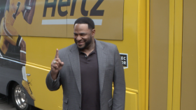 Football Legend Jerome Bettis and Hertz Reward Customers with Special Experiences at This Years Big Game