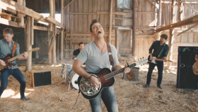 A LifeMinute with Country Crooner Lucas Hoge