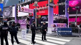 Times Square Transforms for New Year s Eve