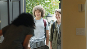 Stars of Netflix hit Stranger Things Surprise Fan with a New Way to Watch